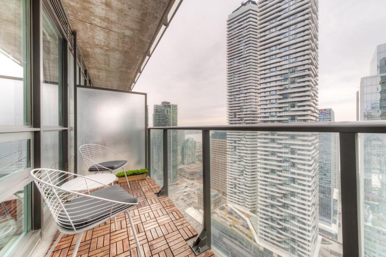 Stylish Newly Furnished Condo With Beautiful Lake View Торонто Екстер'єр фото