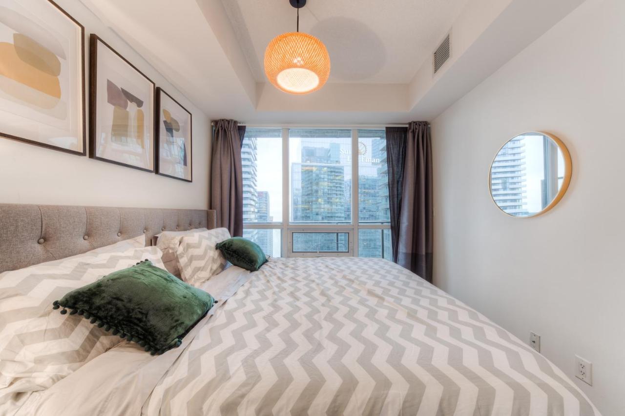 Stylish Newly Furnished Condo With Beautiful Lake View Торонто Екстер'єр фото