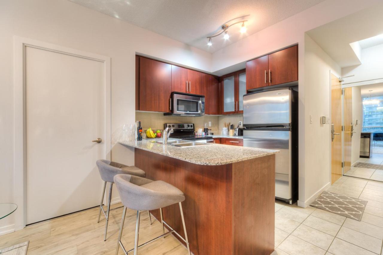 Stylish Newly Furnished Condo With Beautiful Lake View Торонто Екстер'єр фото
