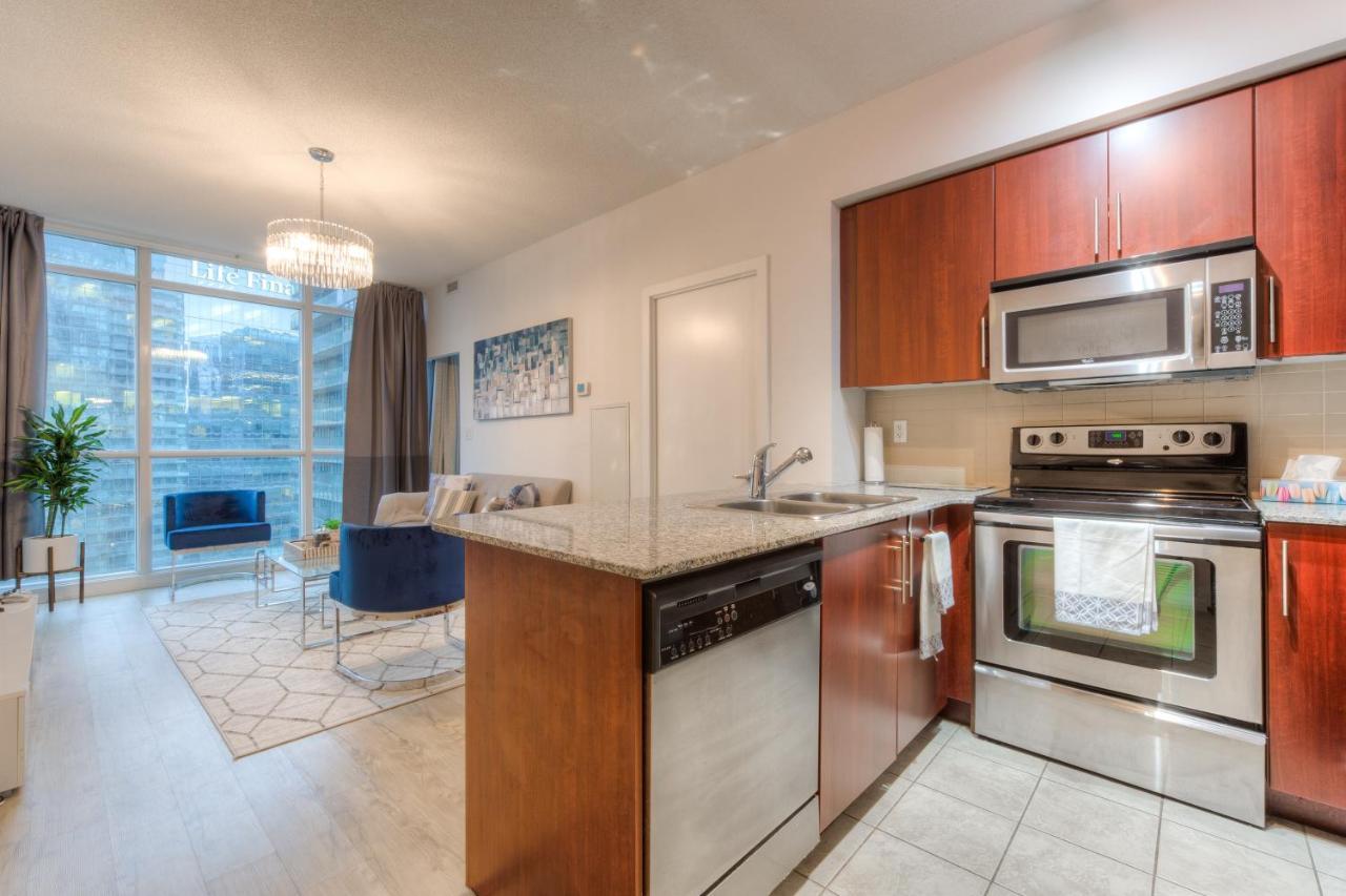 Stylish Newly Furnished Condo With Beautiful Lake View Торонто Екстер'єр фото