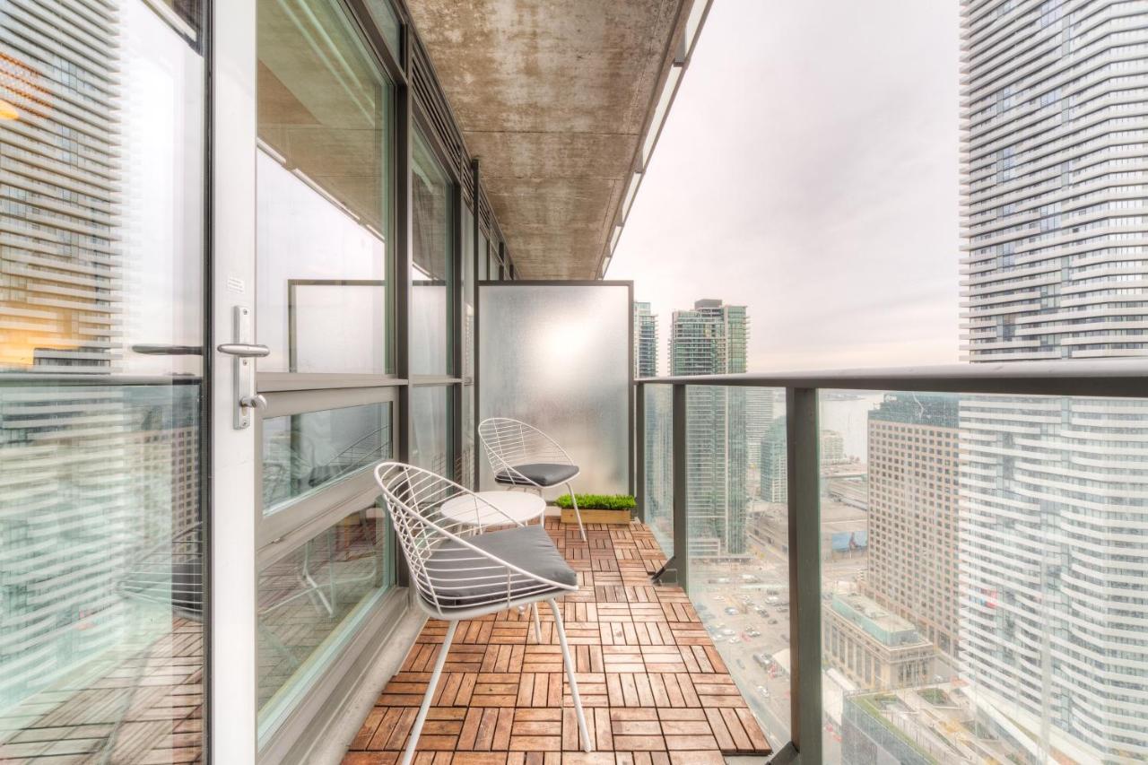 Stylish Newly Furnished Condo With Beautiful Lake View Торонто Екстер'єр фото